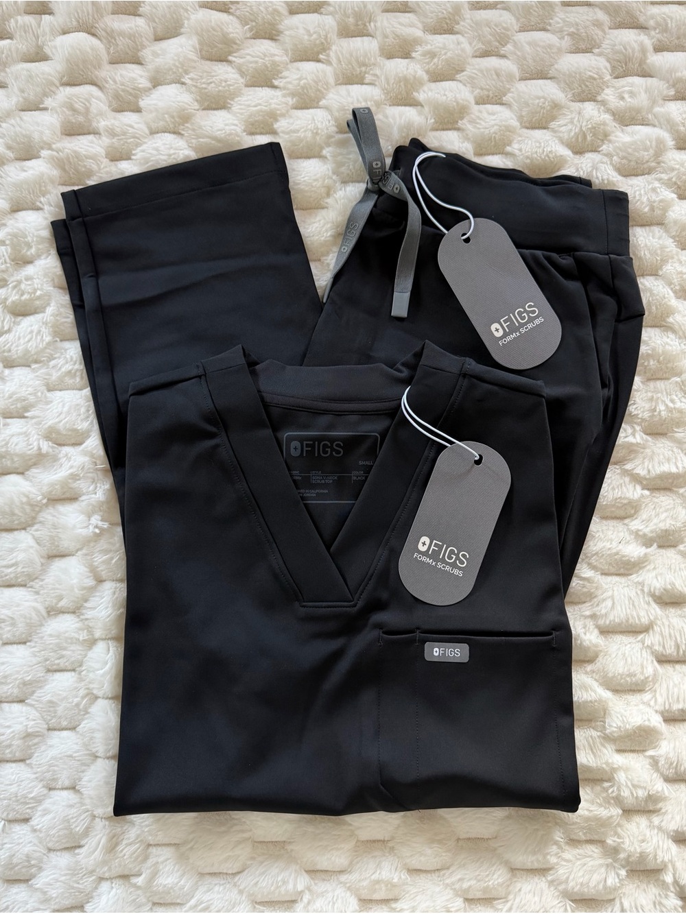NWT - FIGS FORMx Black Scrubs Set - Tena Pants & Sona V-Neck Top - S/SR, M/MR